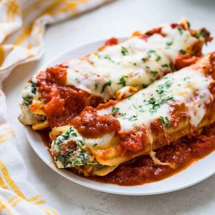Manicotti Stuffed Pasta with Ricotta Cheese.